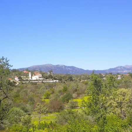 Welcoming With Garden In Leonidio