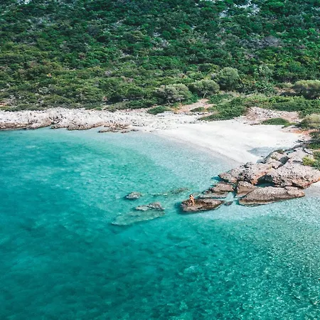 Welcoming With Garden In Leonidio Holiday home Peleta