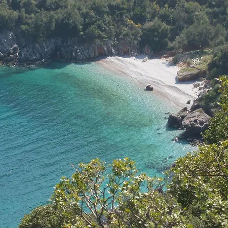 Welcoming With Garden In Leonidio Holiday home *