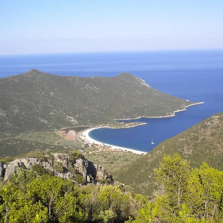 Welcoming With Garden In Leonidio