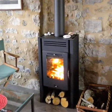 Welcoming With Garden In Leonidio