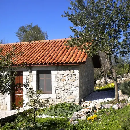 Welcoming With Garden In Leonidio Peleta