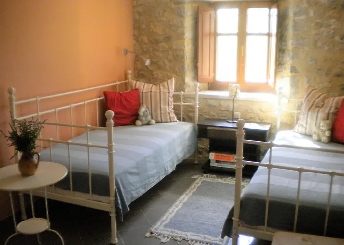 Welcoming With Garden In Leonidio Peleta