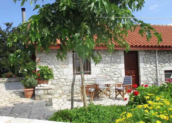 Welcoming With Garden In Leonidio *