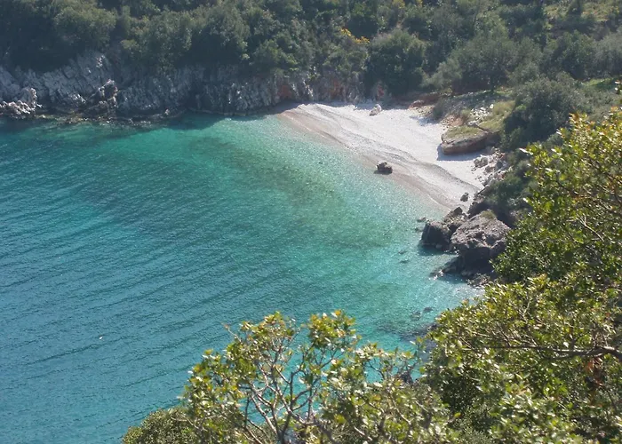 Vakantiehuis Welcoming With Garden In Leonidio *