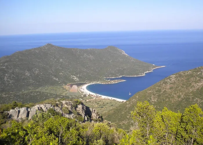 Welcoming With Garden In Leonidio