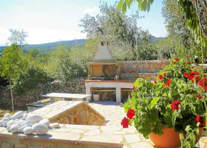 Welcoming With Garden In Leonidio *