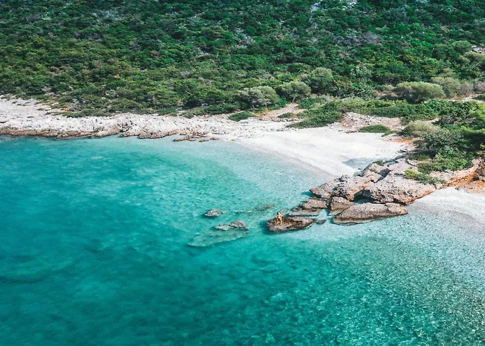Welcoming With Garden In Leonidio Nyaraló Peleta