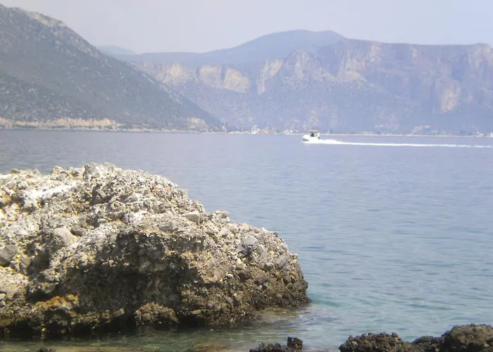 Vakantiehuis Welcoming With Garden In Leonidio Peleta