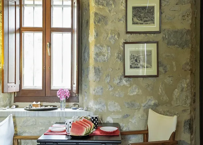 Welcoming With Garden In Leonidio Vakantiehuis Peleta